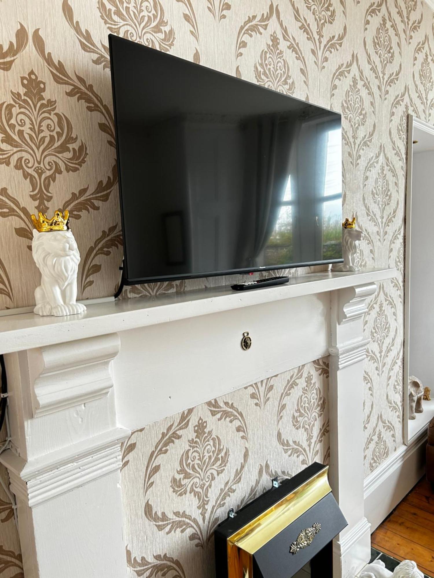 The Lazy Lion - Spacious 2 Bedroom - Town Centre Holiday Home Apartment Port Glasgow Εξωτερικό φωτογραφία